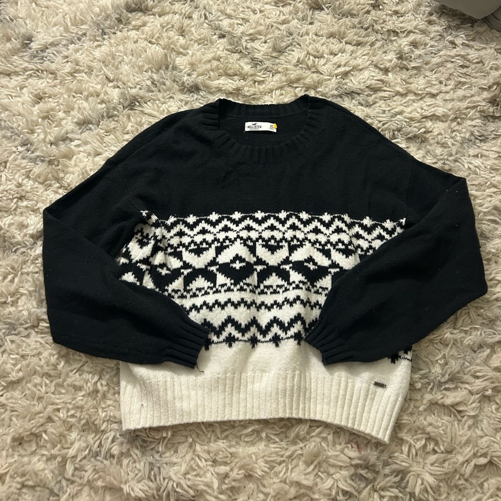 HOLLISTER SWEATER